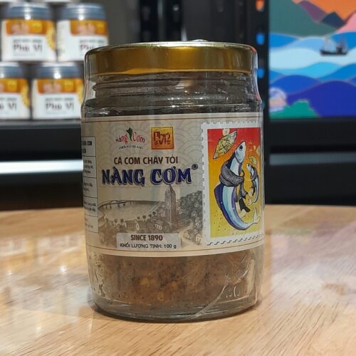 Cá cơm cháy tỏi Nàng Cơm - Hũ thủy tinh 100gr - Hương vị truyền thống 135 năm