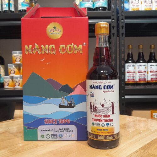 Nước mắm Nàng Cơm Mỏ Cú Nguyên Chất 43 độ đạm - Chai thủy tinh 520ml - Hương vị truyền thống 135 năm