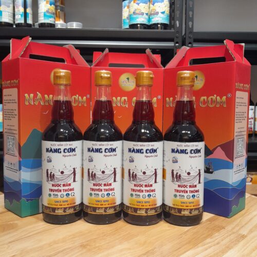 Nước mắm Nàng Cơm Mỏ Cú Nguyên Chất 43 độ đạm - Chai thủy tinh 520ml - Hương vị truyền thống 135 năm