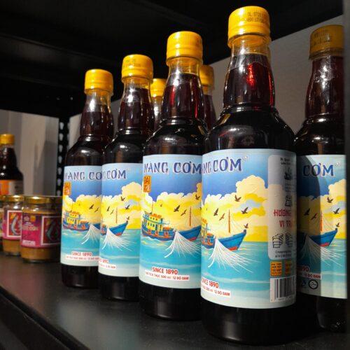 Nước mắm Nàng Cơm Đại Long Ngư 12 độ đạm - Chai PET 500ml - Hương vị truyền thống 135 năm