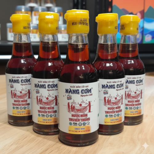 Nước mắm Nàng Cơm Mỏ Cú Nguyên chất 43 độ đạm 60ml - Chai thủy tinh 60ml -  Hương vị truyền thống 135 năm