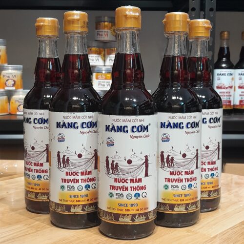 Nước mắm Nàng Cơm Mỏ Cú Nguyên Chất 43 độ đạm - Chai thủy tinh 520ml - Hương vị truyền thống 135 năm