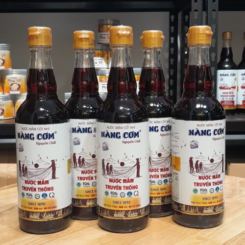 Nước mắm Nàng Cơm Mỏ Cú Nguyên Chất 43 độ đạm - Chai thủy tinh 520ml - Hương vị truyền thống 135 năm
