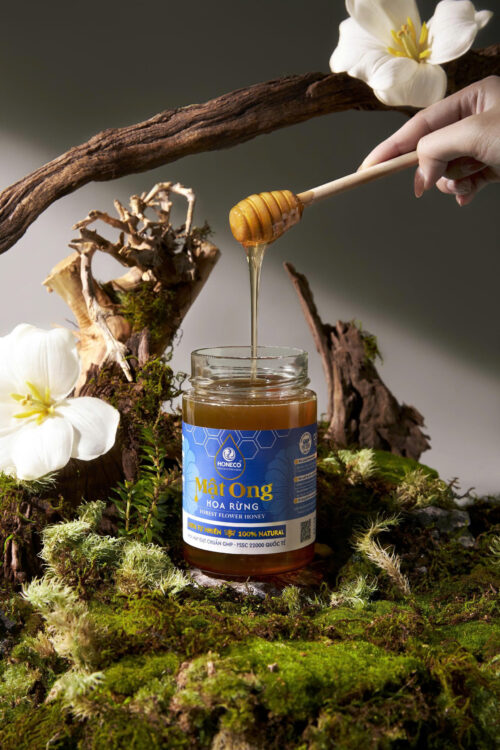 z7435865555123_cdcd8c67abad3c654e5fb8beb3bc561f Mật Ong Hoa Rừng - Lọ 500g – Tinh Túy Mùa Hè Từ Núi Rừng Phía Bắc
